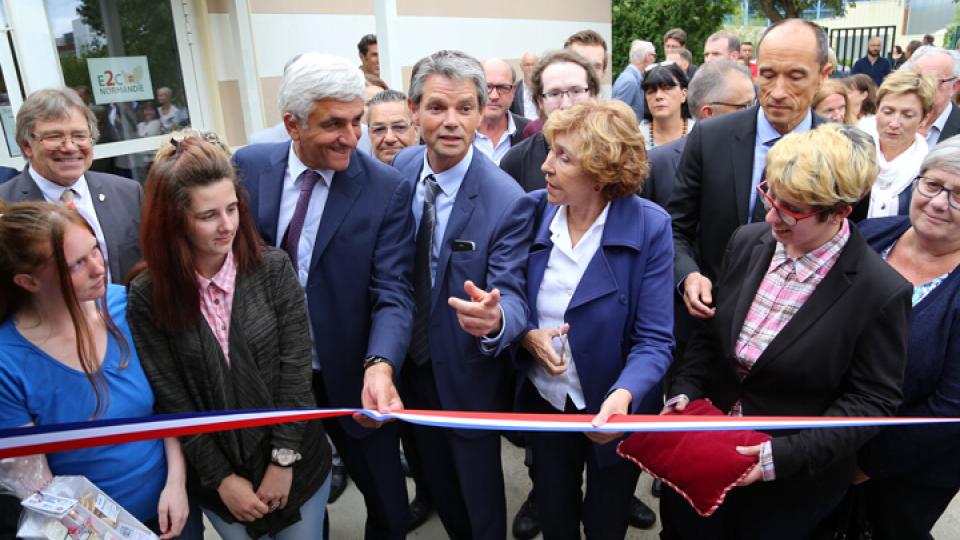 Inauguration-E2C-2006-elus-maire