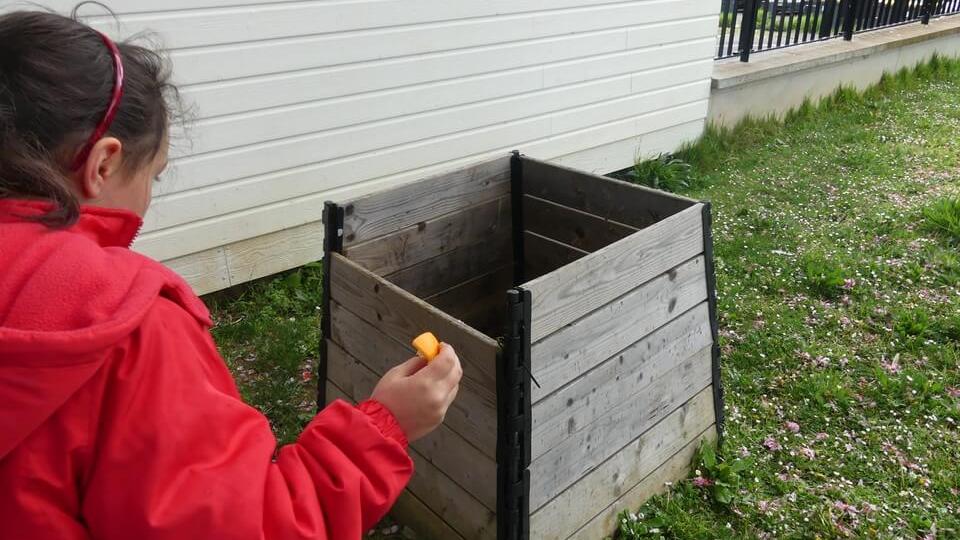 compost-ecole-papa-de-valois-herouville-enfants