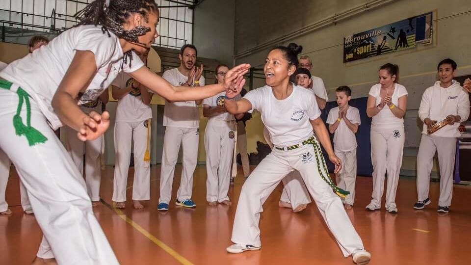 duo-femme-capoeira-cours