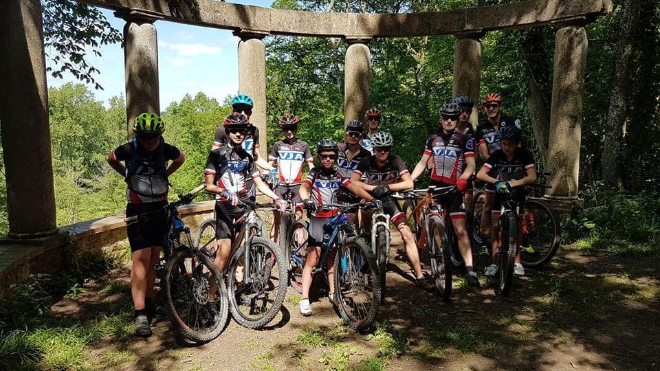 vtt course velo jeunes aventure