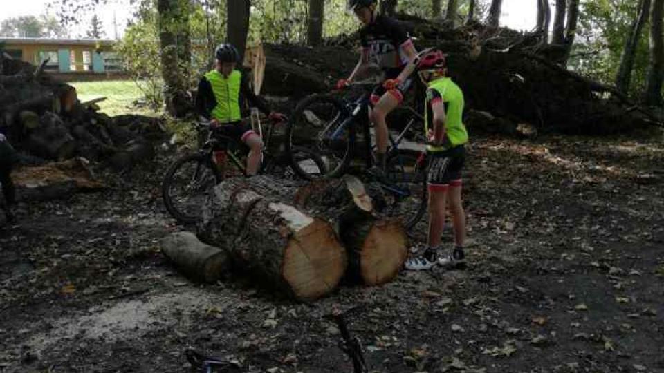 vtt course velo jeunes aventure