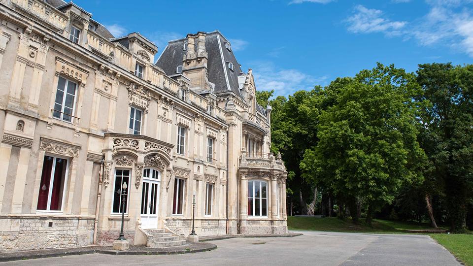 domaine-beauregard-herouville-chateau