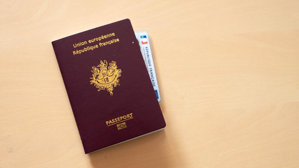 carte d'identité et passeport