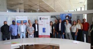 photo de groupe lors de la signature