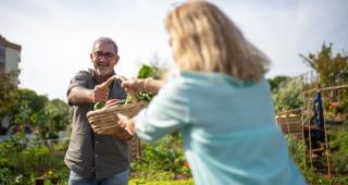 Photo de partage dans un jardin